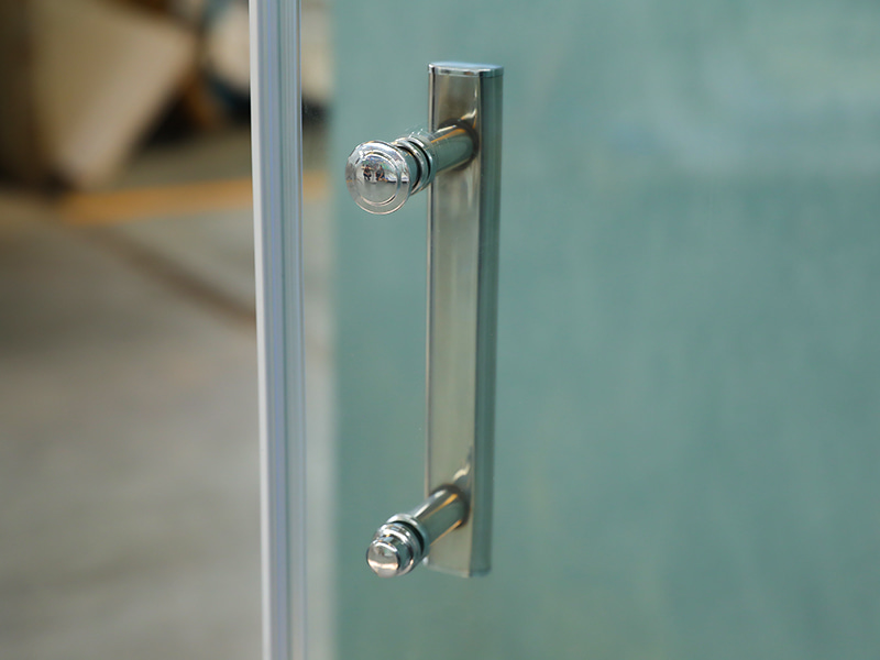 RSQ Pivot zuhanykabin dupla lyukú fogantyúval RSQ Pivot zuhanykabin dupla lyukú fogantyúval