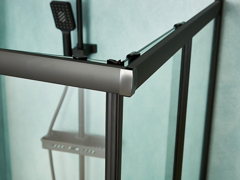 SQ csúszó zuhanykabin, átlátszó edzett üveg, fekete alumínium profil, dupla lyukú fogantyú, tálcával SQ csúszó zuhanykabin, átlátszó edzett üveg, fekete alumínium profil, dupla lyukú fogantyú, tálcával