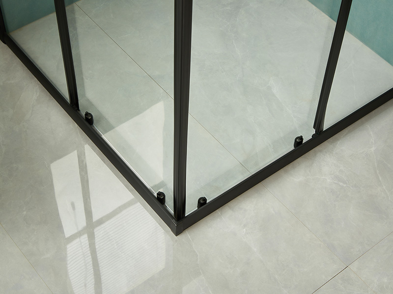 SQ csúszó zuhanykabin, átlátszó edzett üveg, fekete alumínium profil, dupla lyukú fogantyú, tálcával SQ csúszó zuhanykabin, átlátszó edzett üveg, fekete alumínium profil, dupla lyukú fogantyú, tálcával