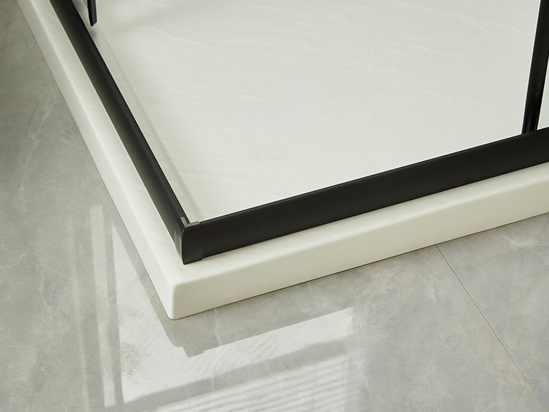 SQ csúszó zuhanykabin, átlátszó edzett üveg, fekete alumínium profil, dupla lyukú fogantyú, tálcával SQ csúszó zuhanykabin, átlátszó edzett üveg, fekete alumínium profil, dupla lyukú fogantyú, tálcával