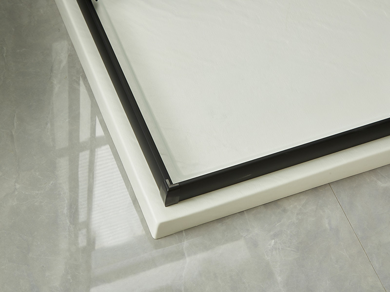 SQ csúszó zuhanykabin, átlátszó edzett üveg, fekete alumínium profil, dupla lyukú fogantyú, tálcával SQ csúszó zuhanykabin, átlátszó edzett üveg, fekete alumínium profil, dupla lyukú fogantyú, tálcával