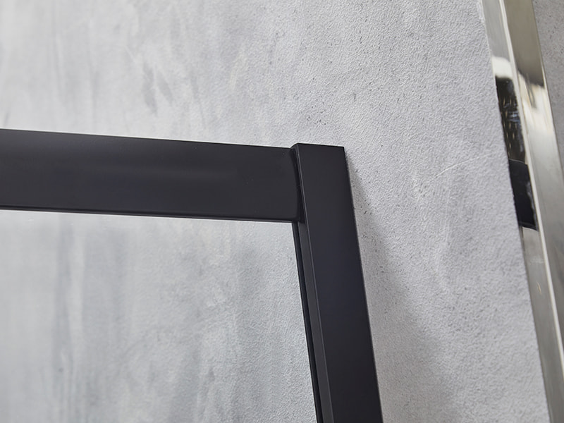 SE csúszó zuhanykabin, átlátszó edzett üveg, fekete alumínium profil, dupla lyukú fogantyú, tálca nélkül SE csúszó zuhanykabin, átlátszó edzett üveg, fekete alumínium profil, dupla lyukú fogantyú, tálca nélkül