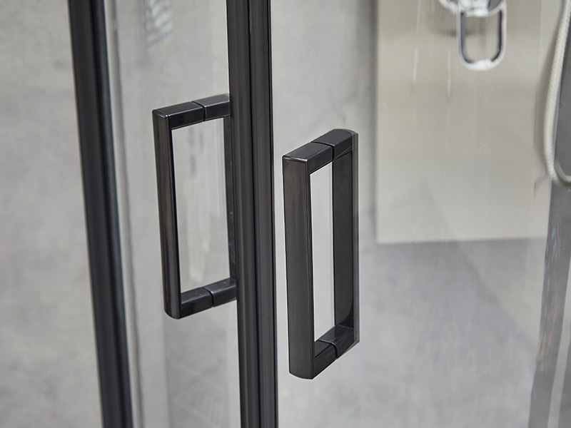 SE csúszó zuhanykabin, átlátszó edzett üveg, fekete alumínium profil, dupla lyukú fogantyú, tálca nélkül SE csúszó zuhanykabin, átlátszó edzett üveg, fekete alumínium profil, dupla lyukú fogantyú, tálca nélkül